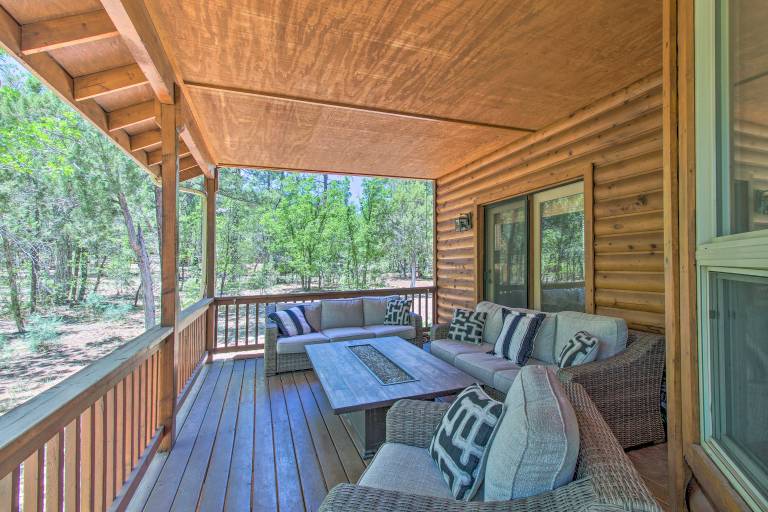 Wooded Hideaway! Spacious Show Low Log Cabin — photo 3