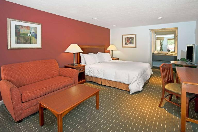 Knights Inn - Indianapolis, IN — photo 4