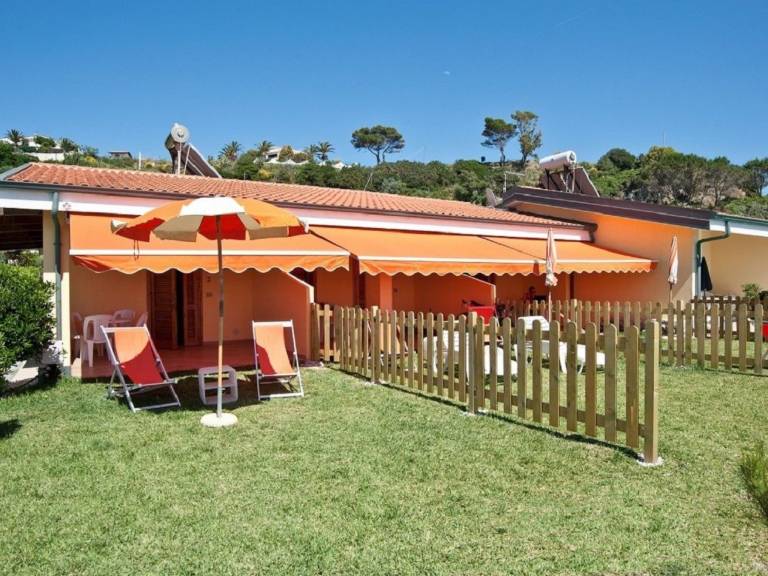 Children-friendly nice holiday apartment with yard & barbecue | Next to the beach | Pets allowed — photo 5