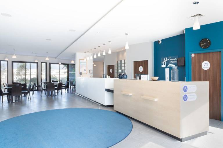 Holiday Inn Express Marseille Airport By IHG — photo 2