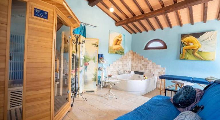 Farm with grill, pool & jacuzzi | Pet-friendly — photo 2