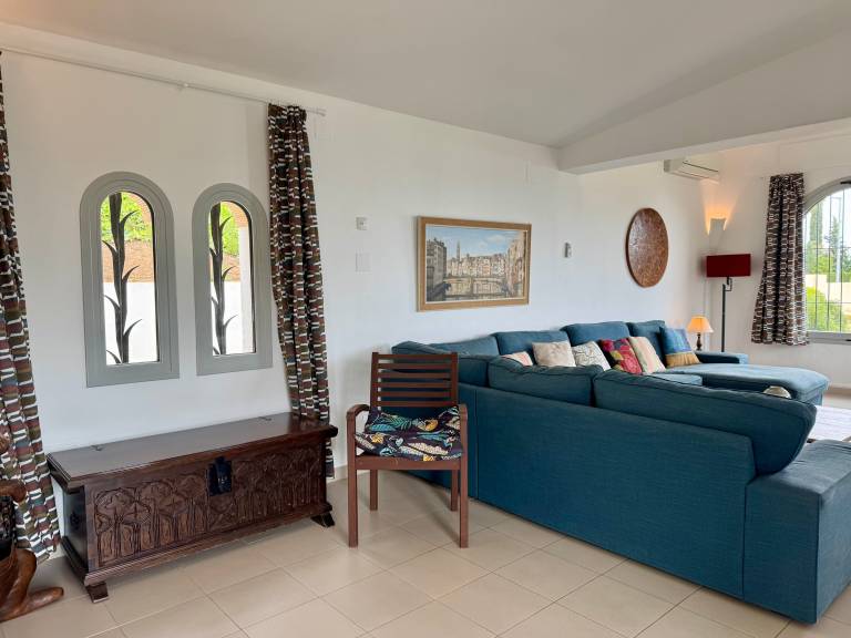 Fantastic Villa with Pool and Stunning Sea Views — photo 3