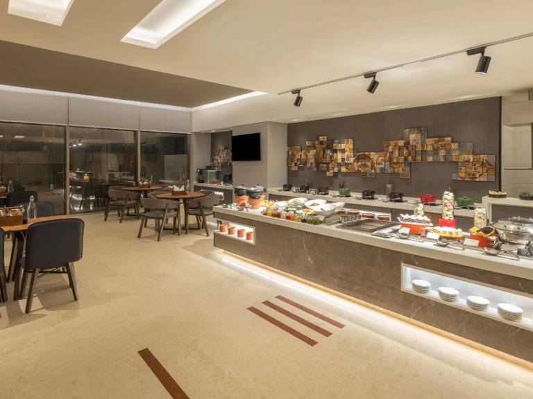 Ibis Mumbai Airport - An AccorHotels Brand — photo 2