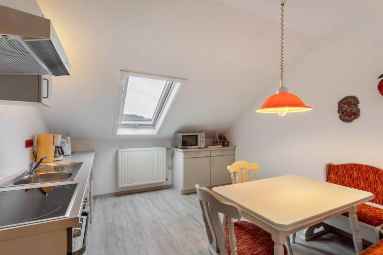 Haus Erika – Apartment 3 with Wi-Fi, Balcony & Shared Garden near Skywalk — photo 5