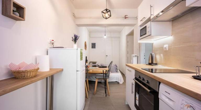 Apartment with terrace | Near Acropolis of Athens | Perfect for remote work | Pet-friendly — photo 3