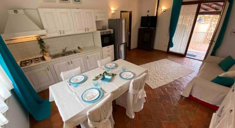 Apartment with terrace — photo 2