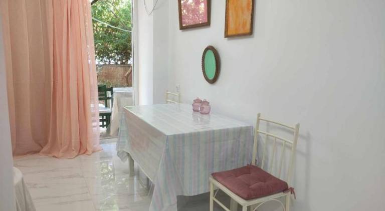 Apartment with garden & terrace — photo 2