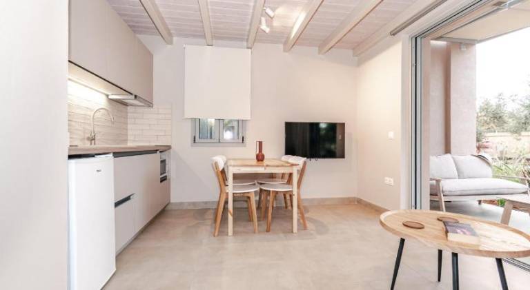 Holiday apartment with patio & yard | Next to the beach | Pets allowed — photo 3