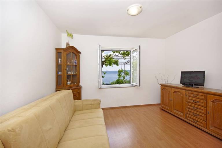 One bedroom apartment near beach Dugi Rat, Omiš (A-7575-b) — photo 2