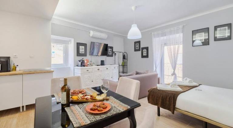 Rental apartment with 1 room for 2 persons in Setubal