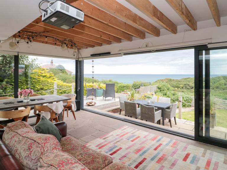 Cottage with yard | Beach view | Beach nearby | Pet-friendly — photo 2