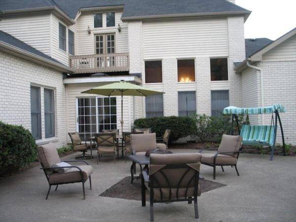 Spruce Hill Inn & Cottages — photo 5