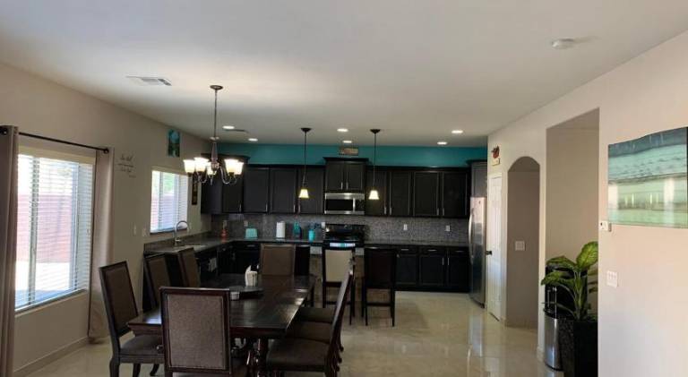 House with 1 room for 14 persons in Buckeye, AZ