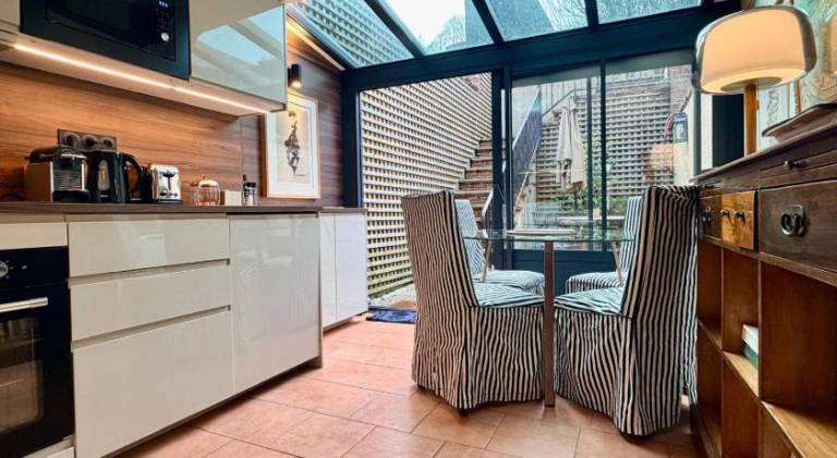 Fully equipped beautiful vacation home with yard & patio | Suitable for remote work | Pet-friendly in Honfleur
