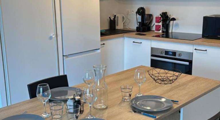 Fully equipped rental apartment with patio | Dogs allowed — photo 3