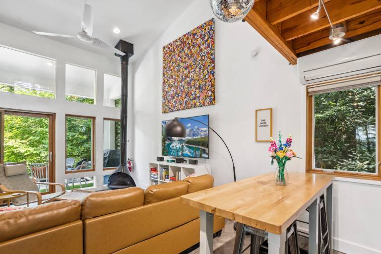 Prize-Winning Modern Home in the Mountains — photo 4