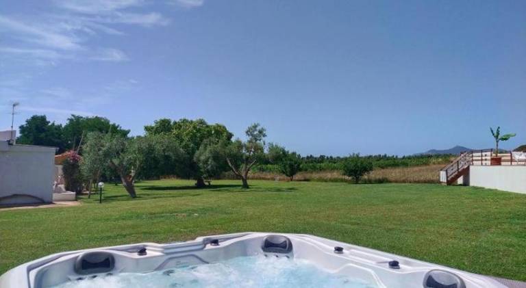 House with yard, pool & barbeque — photo 4