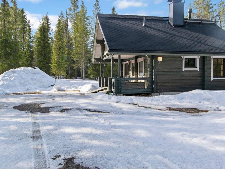 Vacation home with patio & sauna — photo 2