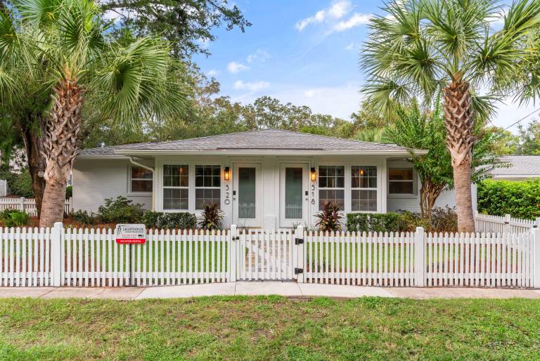 Perfect Symmetry - 520 Beach - 4 Bedrooms — photo 2