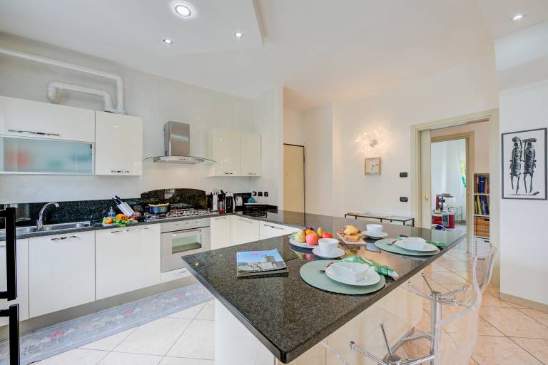 Family-friendly rental apartment with terrace, garden & jacuzzi | Pets allowed — photo 5