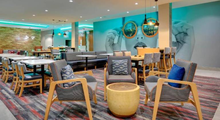 La Quinta Inn & Suites by Wyndham Lakeway — photo 5