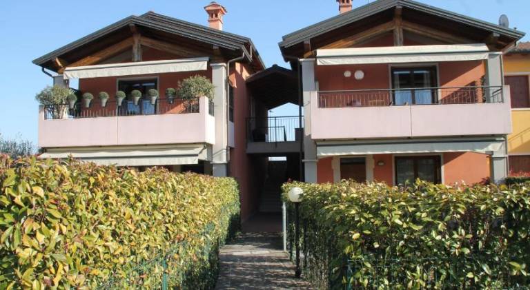 House with pool — photo 3