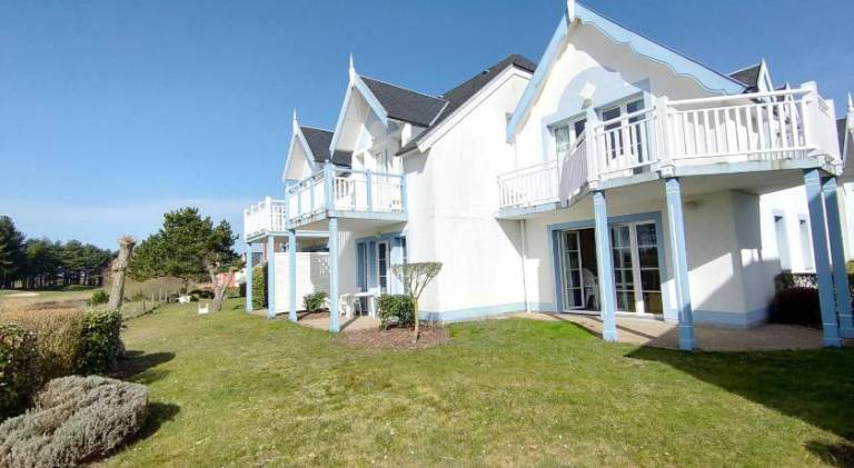 Vacation home with pool — photo 4