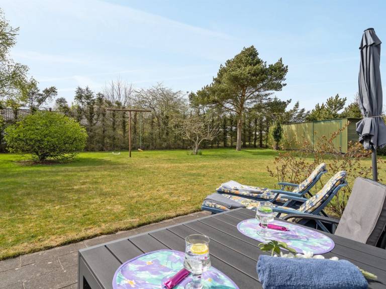 Vacation home with terrace — photo 4