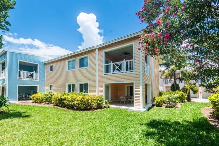 Condo  Bailey Town