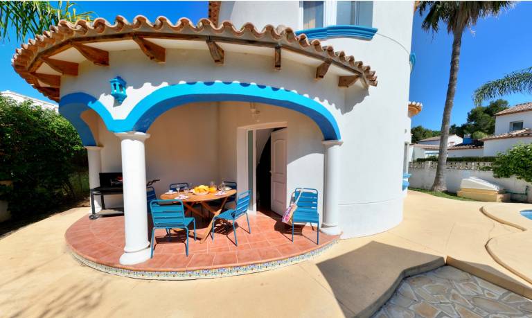 Villa with private pool, grill & patio — photo 4