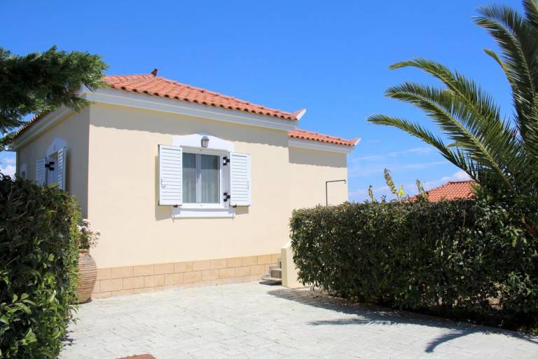 Romantic holiday house, beautiful located, close to the sea Messenia, Peloponnese — photo 2