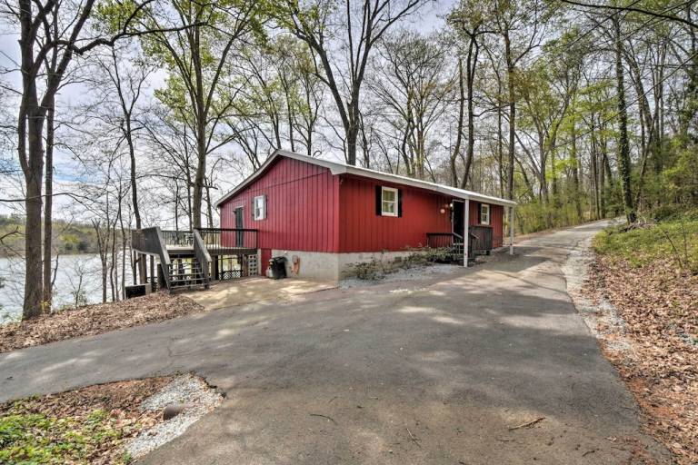 Cabin  Lavonia