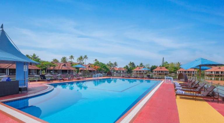 Sterling Lake Palace Alleppey — photo 3