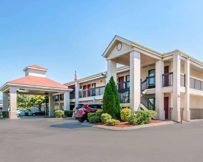 Econo Lodge Inn & Suites Murfreesboro Shopping District in Murfreesboro, TN