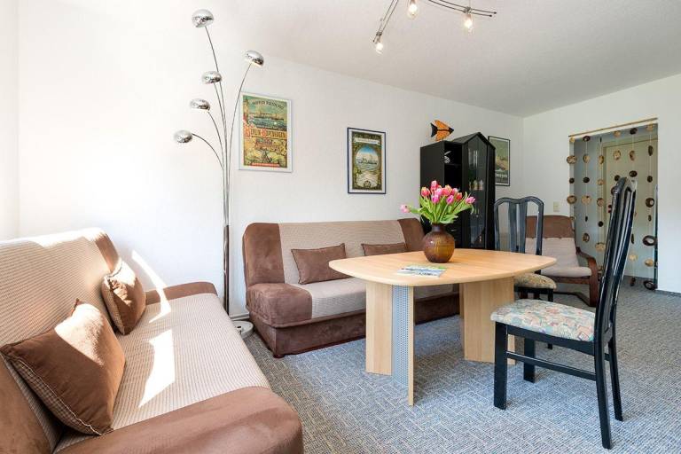 Apartment with grill, yard & patio — photo 3