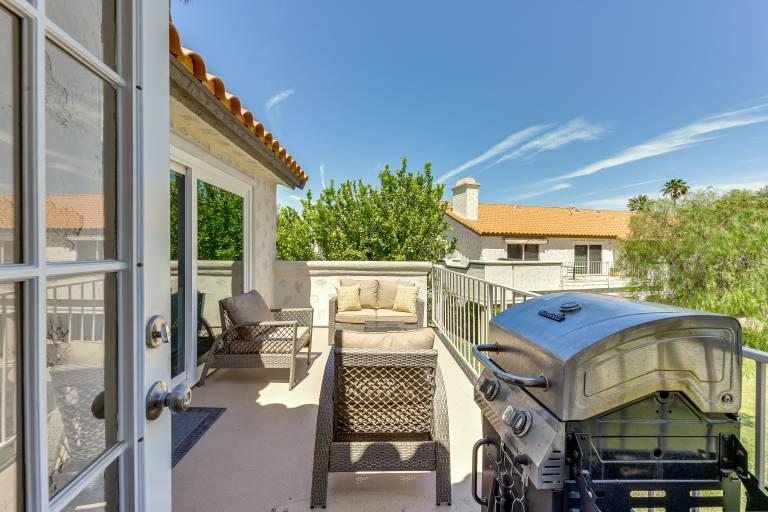 Pool Access: Newly Renovated Palm Desert Condo — photo 4