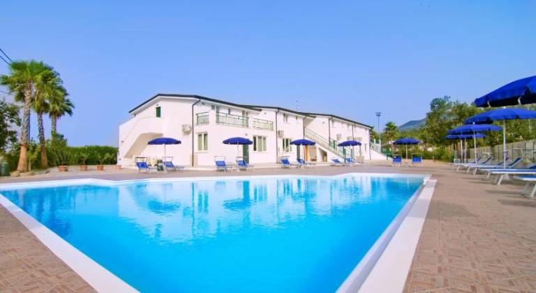 Serviced apartment with patio, pool & yard in Casal Velino