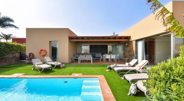 Salobre Villa with Pool Par 4 nr 9 by VillaGranCanaria in San Bartolomé de Tirajana