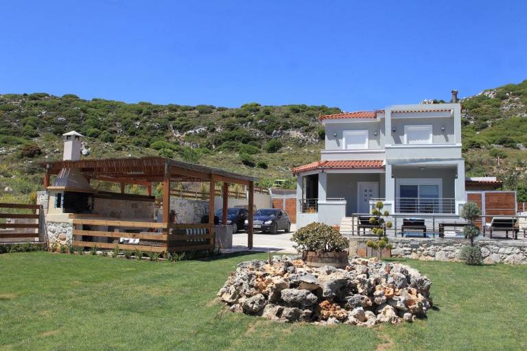 Fully equipped ample villa with barbecue, yard & private pool | Pet-friendly in Heraklion