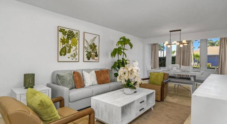 Rental apartment with pool in Naples, FL