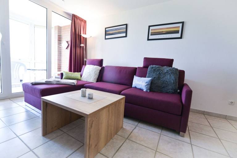 HZ19 mit Meerblick, verglastem Balkon und WLAN – 3. Etage - direkt am Strand in Cuxhaven