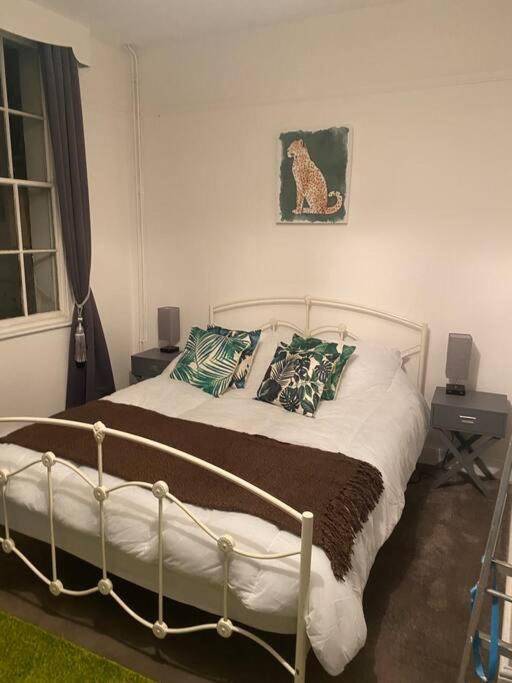85 M² Studio Flat ∙ 1 Bedroom ∙ 2 Guests - Hove