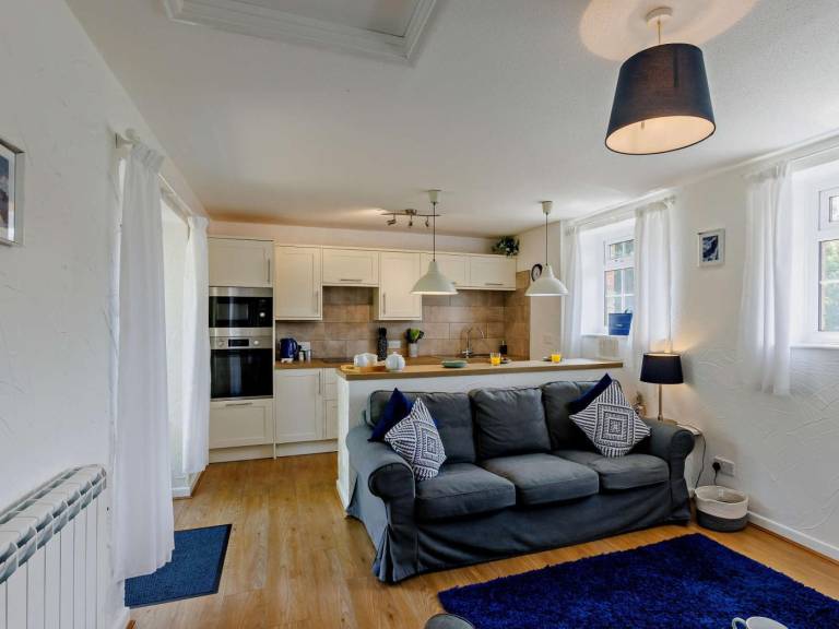 Cottage with pool & garden in Bideford