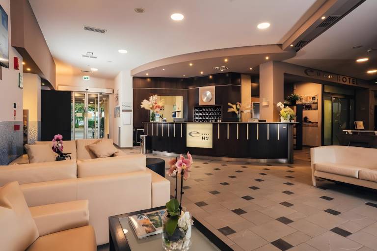 Euro Hotel — photo 2