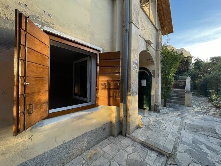 Apartment with BBQ, terrace & yard | Garden view — photo 4