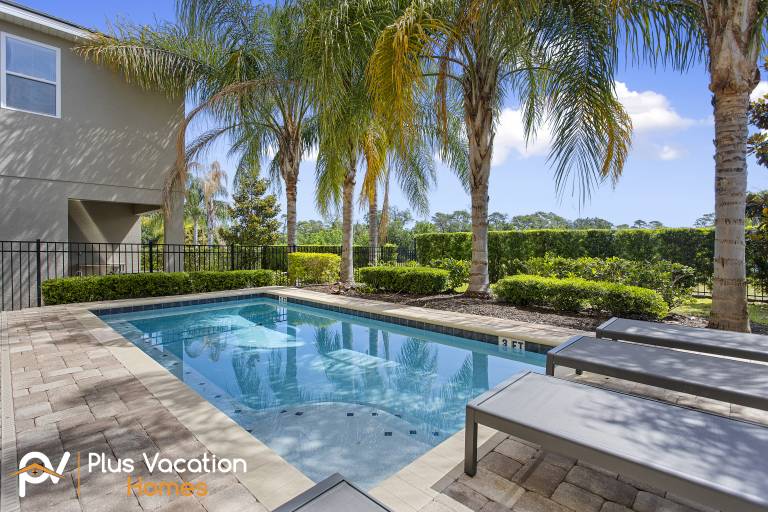 Vacation home with barbecue, private pool & garden — photo 2