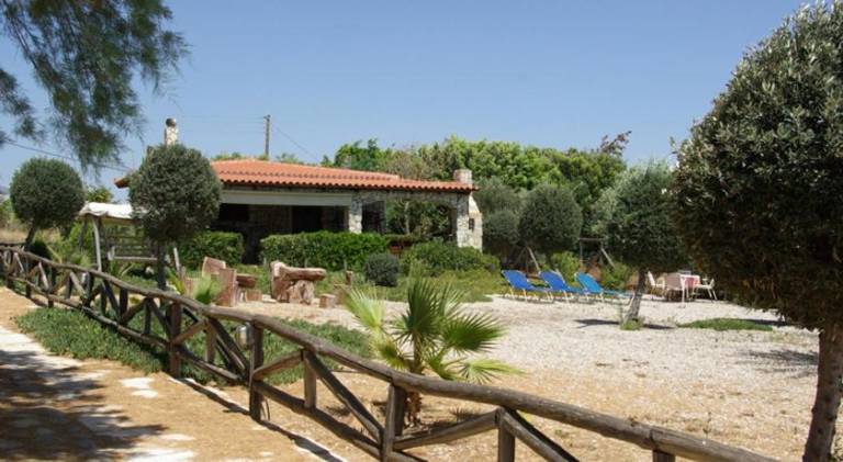 Vacation home with patio, garden & BBQ in Heraklion