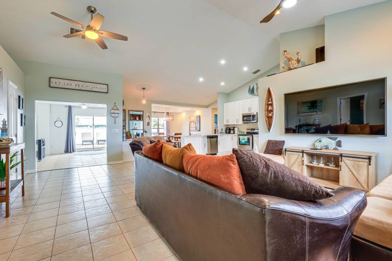 Pet-Friendly Fort Pierce Home w/ Pool & Kayaks! — photo 2