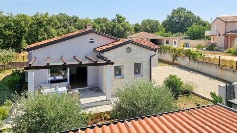 House with terrace, yard & grill | Suitable for remote work in Novigrad