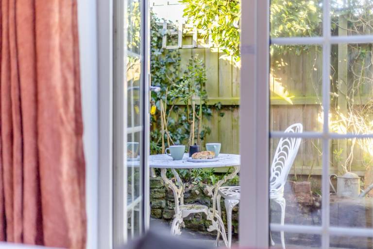 House with garden & barbecue — photo 4